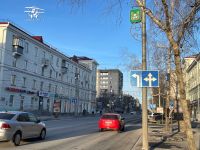 На перекрестке в центре Кургана запретили поворот налево